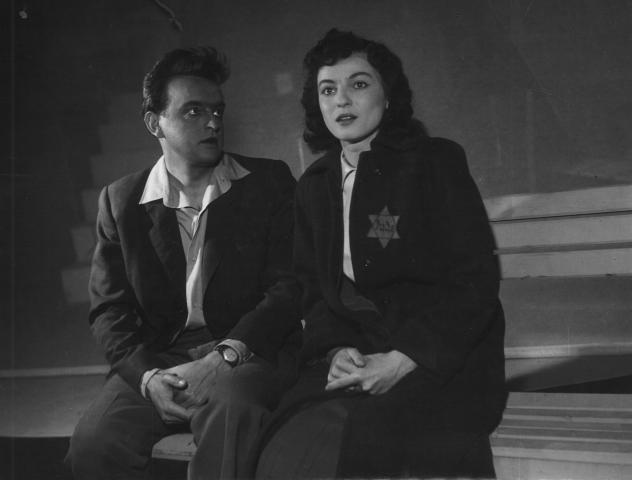 Jako Ester (s Karlem Urbánkem) v Romeo, Julie a tma, VČD 1959